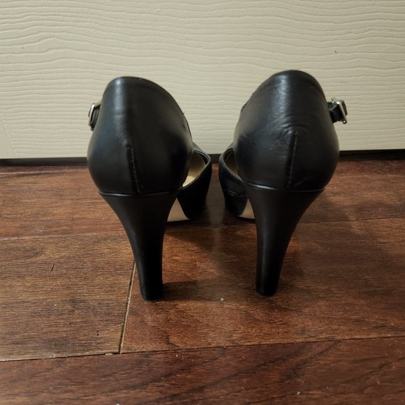 Black Leather Mary-Jane style high heels - Picture 3 of 5